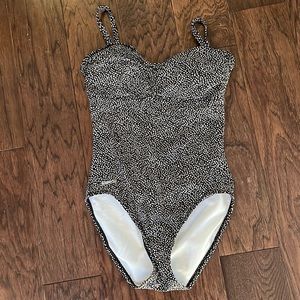 Speedo size 8 one piece bathing suit